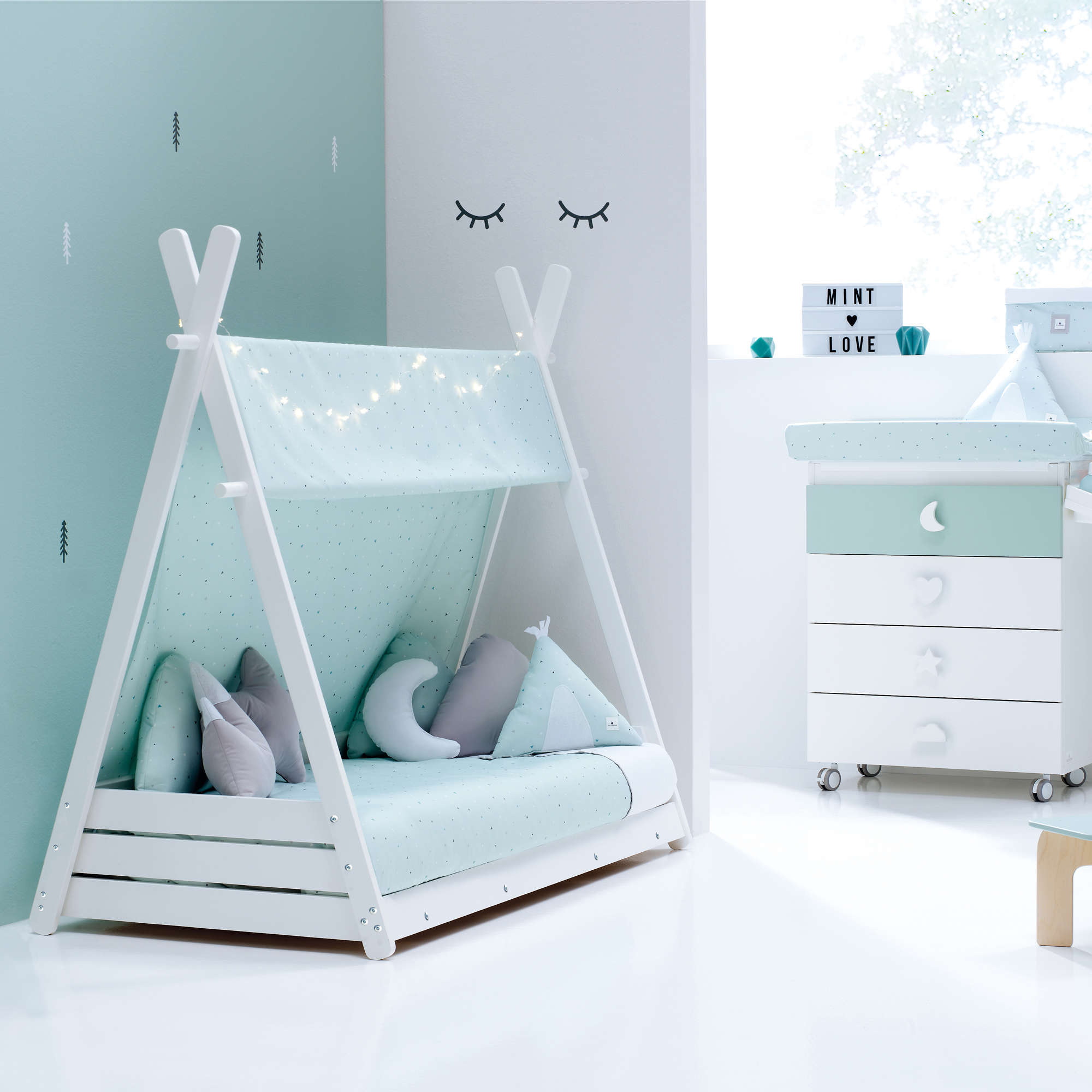 Mint Montessori Bed