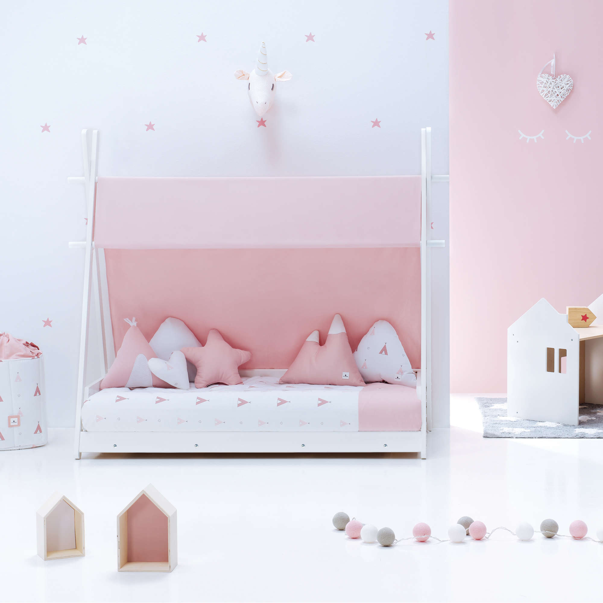 Cama Montessori Homy XL en rosa para niña Alondra