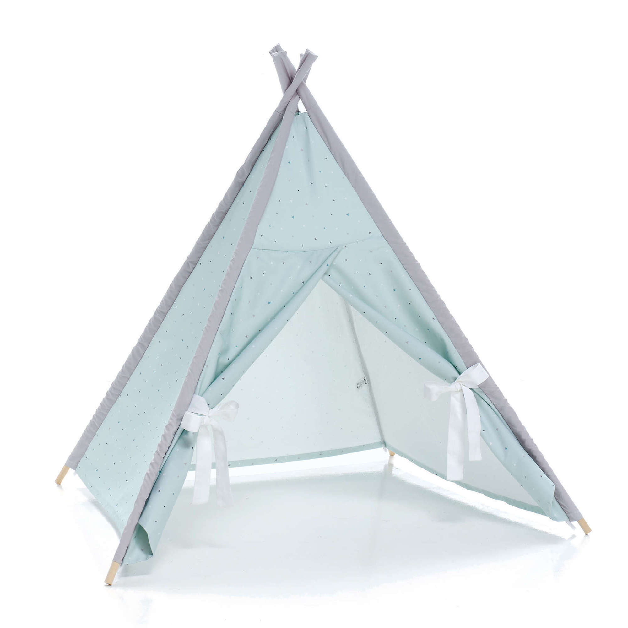 Teepee tents and carpets for baby rooms