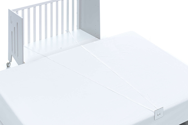 Joining strips co-sleeping cot