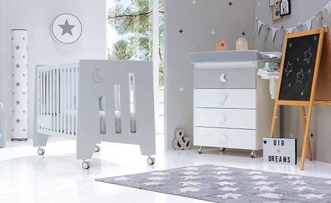 Baby cot of 120x60cm convertible into desk