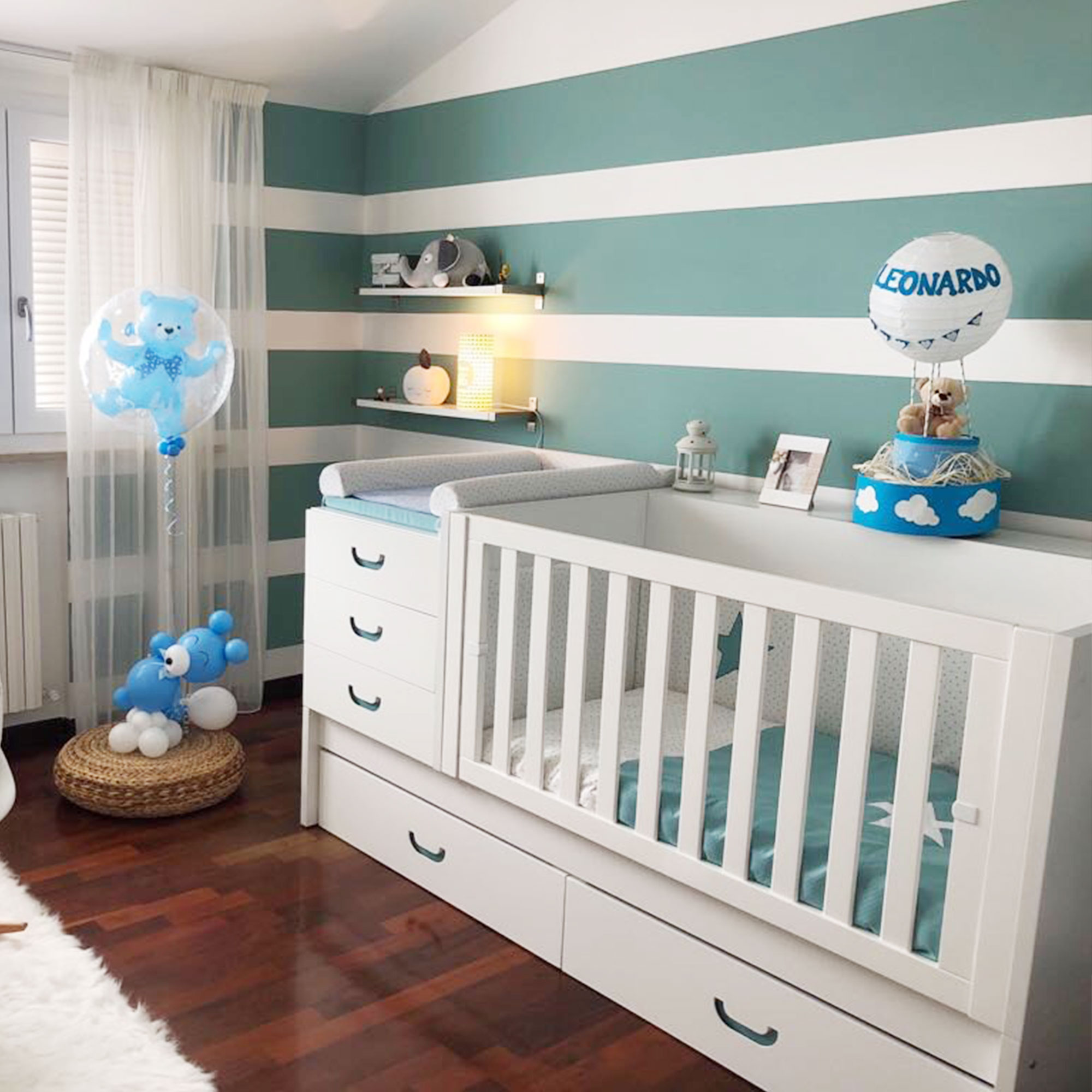 Convertible crib into a baby room